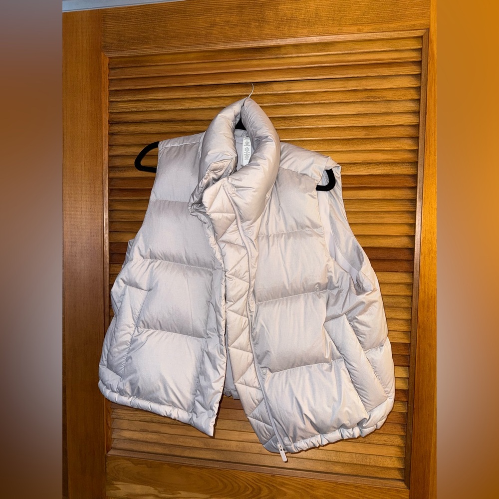 LULULEMON PUFFER VEST